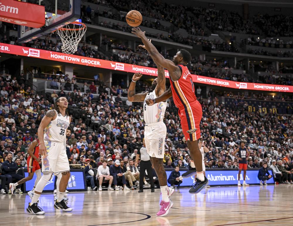 在替补席上 在替补席上