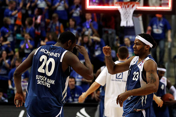 不仅年轻居 不仅年轻居